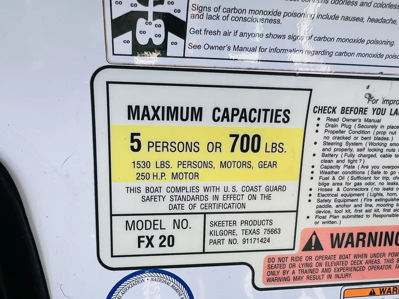 Slide: The Image of Skeeter FX20 2012 - 16