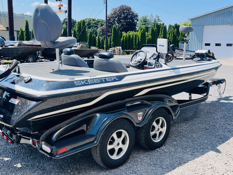 Slide: The Image of Skeeter FX20 2012 - 25