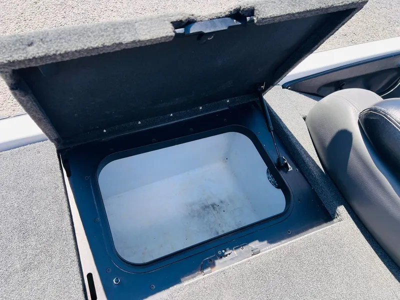 Slide: The Image of Skeeter FX20 2012 - 28