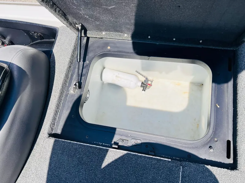 Slide: The Image of Skeeter FX20 2012 - 30