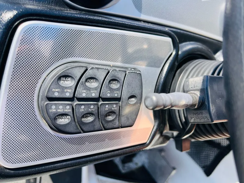 Slide: The Image of Skeeter FX20 2012 - 35