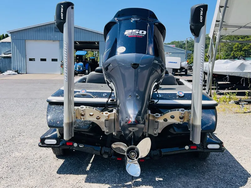 Slide: The Image of Skeeter FX20 2012 - 39