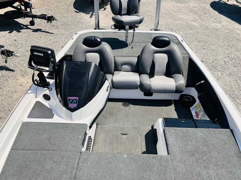 Slide: The Image of Skeeter FX20 2012 - 40