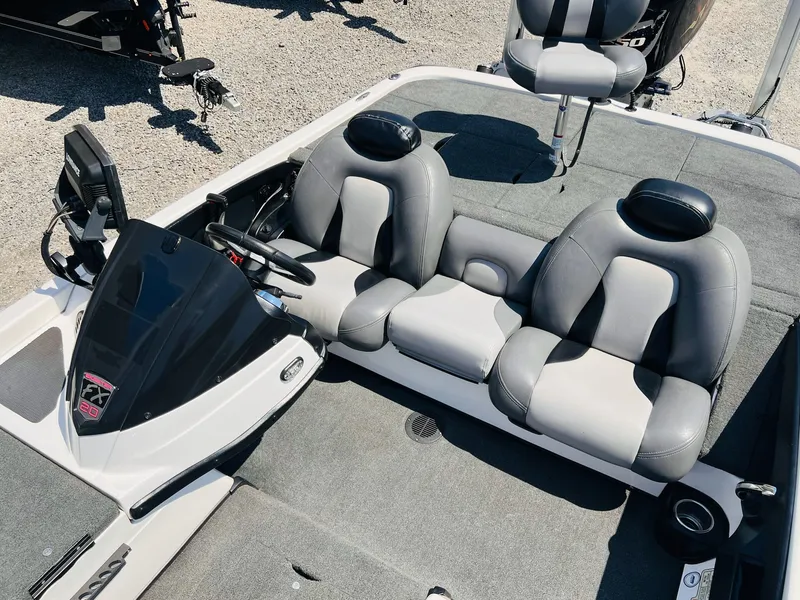 Slide: The Image of Skeeter FX20 2012 - 42