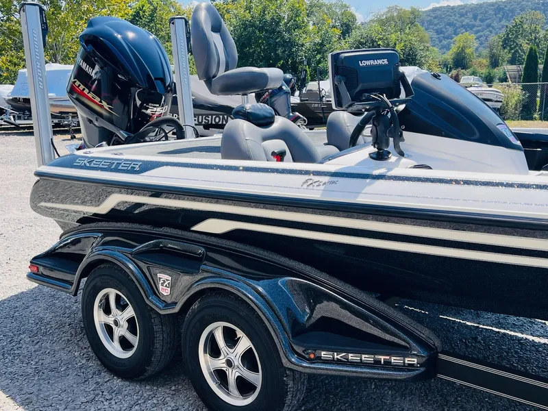 Slide: The Image of Skeeter FX20 2012 - 48