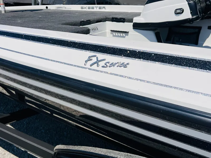 Slide: The Image of Skeeter FX20 2012 - 7