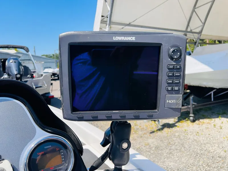 Slide: The Image of Skeeter FX20 2012 - 9