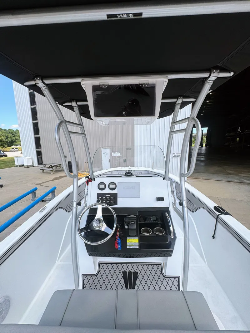 Slide: The Image of Wellcraft 202 Fisherman 2021 - 5