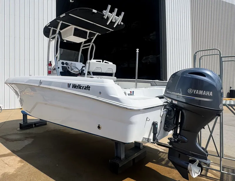 Slide: The Image of Wellcraft 202 Fisherman 2021 - 8