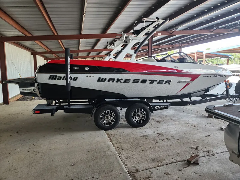 The Image of Malibu Wakesetter 22 VLX 2015 - 1