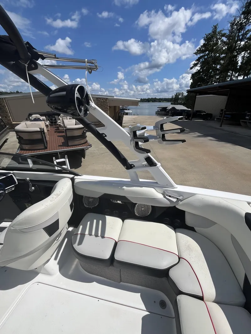 Slide: The Image of Malibu Wakesetter 22 VLX 2015 - 8