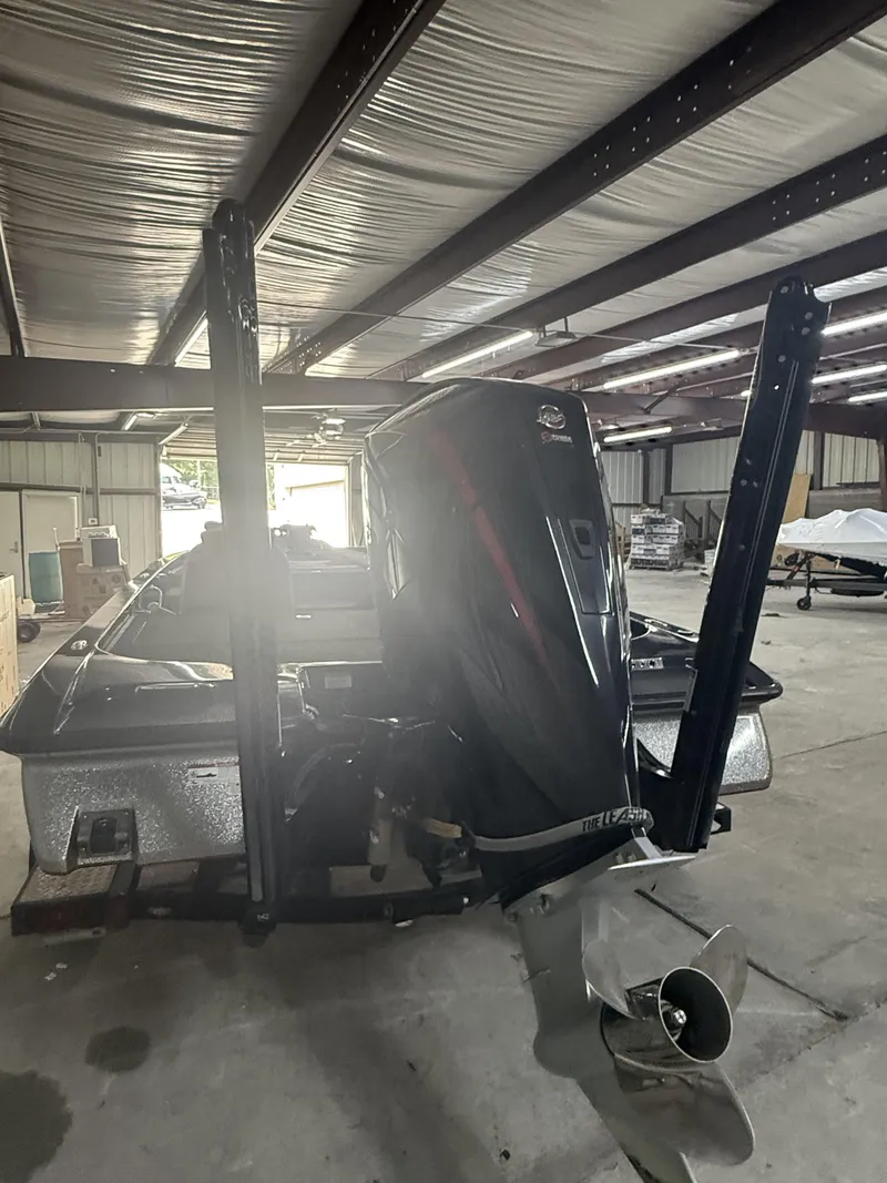 Slide: The Image of Caymas CX 20 PRO 2023 - 7