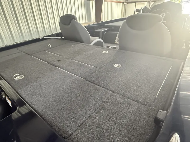 Slide: The Image of Caymas CX 20 PRO 2023 - 8