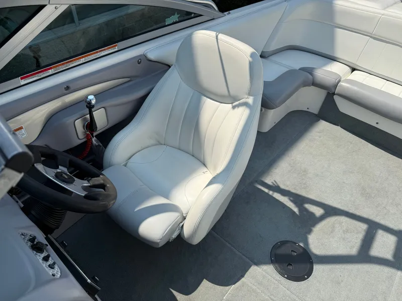 Slide: The Image of MasterCraft MariStar 230 2002 - 13