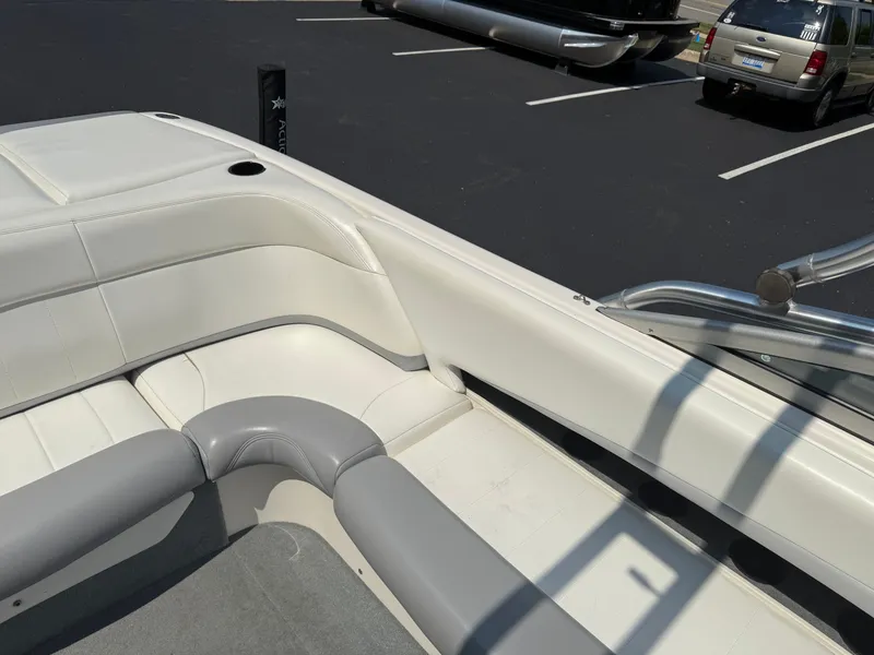 Slide: The Image of MasterCraft MariStar 230 2002 - 16