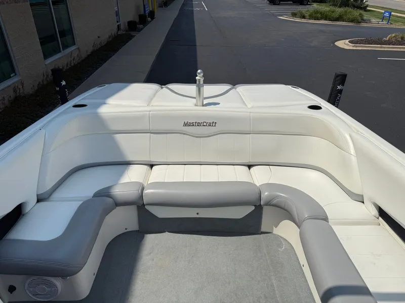 Slide: The Image of MasterCraft MariStar 230 2002 - 17