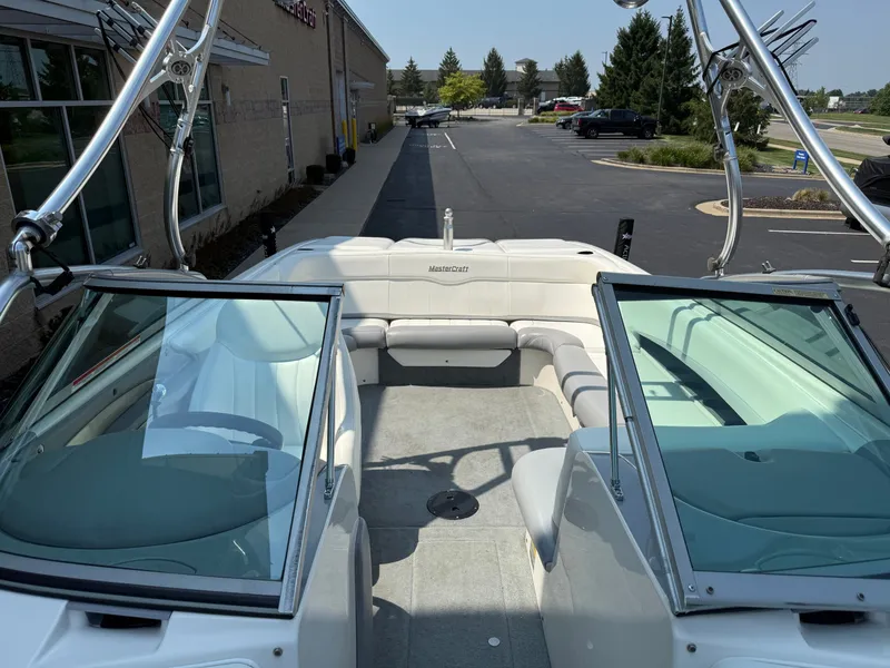 Slide: The Image of MasterCraft MariStar 230 2002 - 18