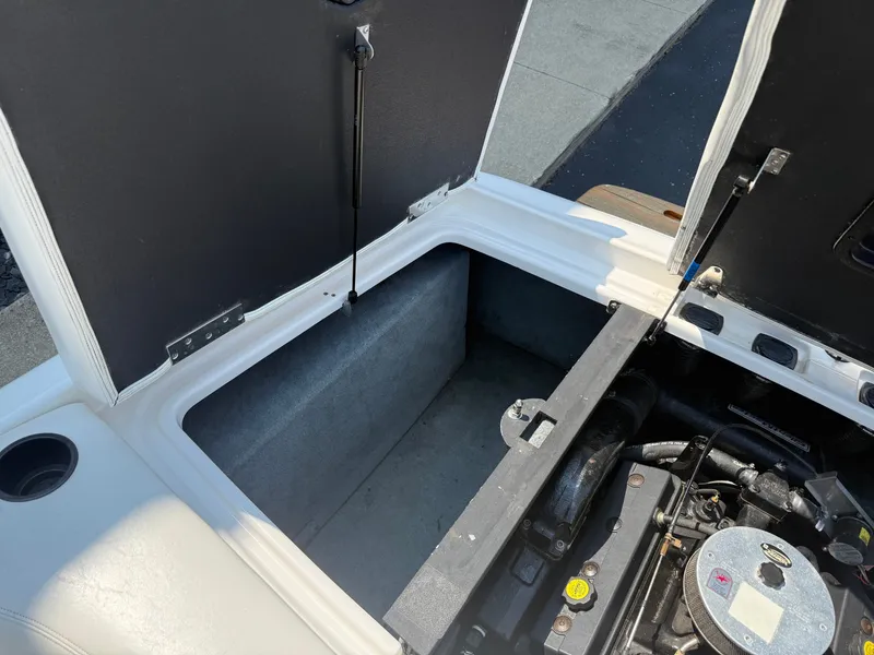 Slide: The Image of MasterCraft MariStar 230 2002 - 22