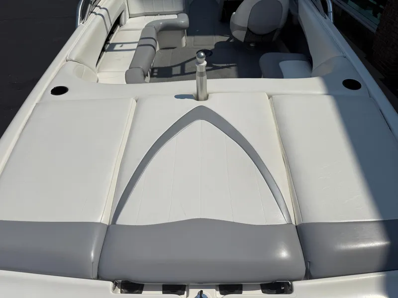 Slide: The Image of MasterCraft MariStar 230 2002 - 8