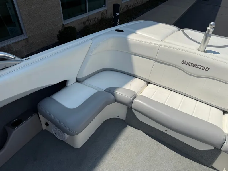 Slide: The Image of MasterCraft MariStar 230 2002 - 9