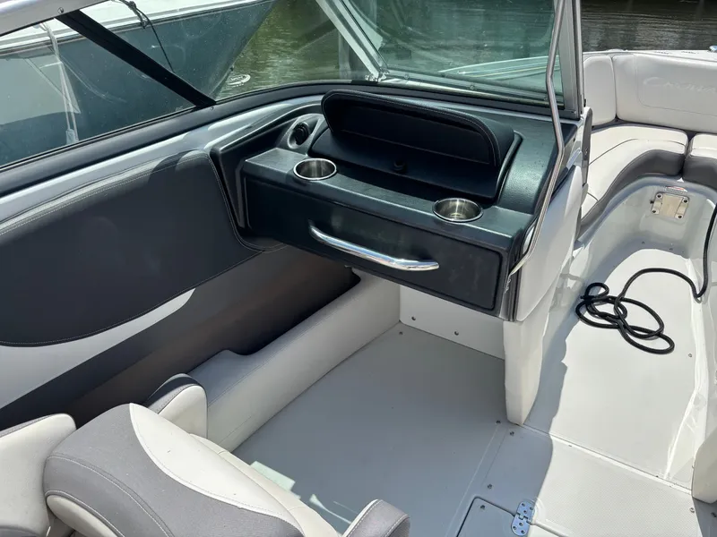 Slide: The Image of Crownline Boats 220 SS SURF 2023 - 6