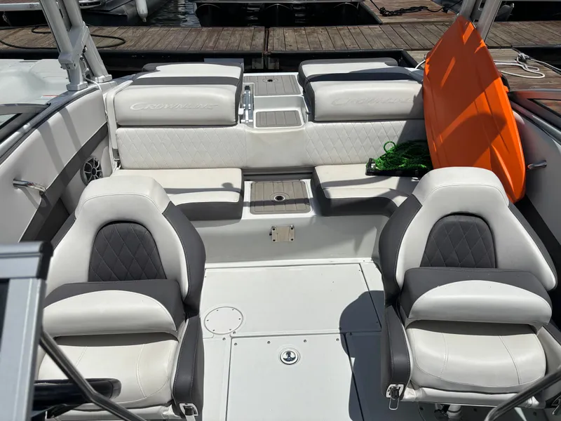Slide: The Image of Crownline Boats 220 SS SURF 2023 - 8