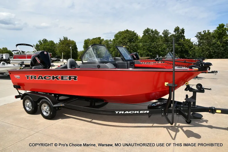 The Image of Tracker Targa V-19 Combo 2026 - 1