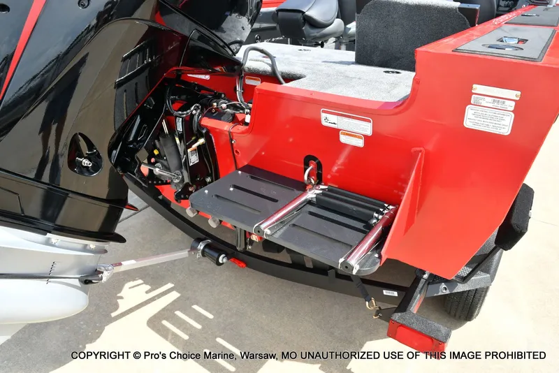 Slide: The Image of Tracker Targa V-19 Combo 2026 - 13