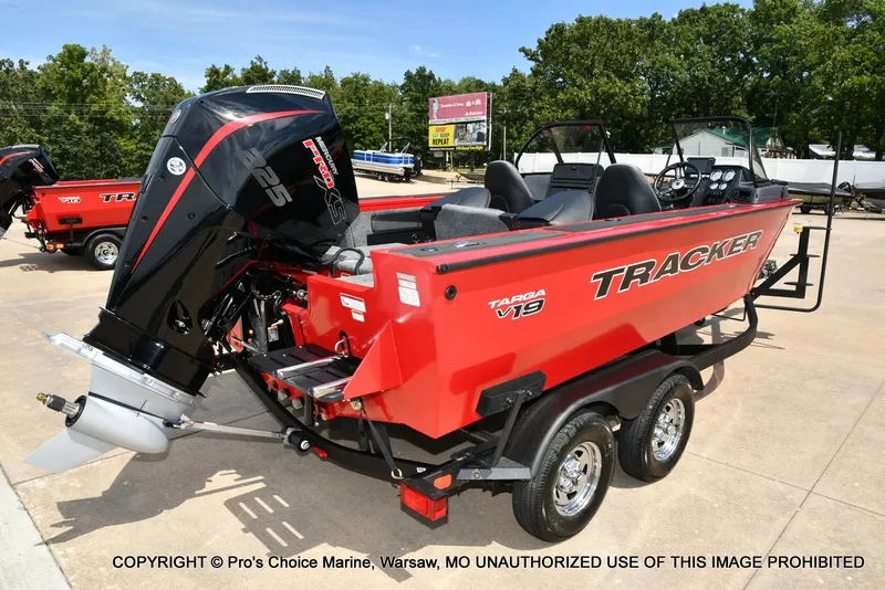 Slide: The Image of Tracker Targa V-19 Combo 2026 - 14