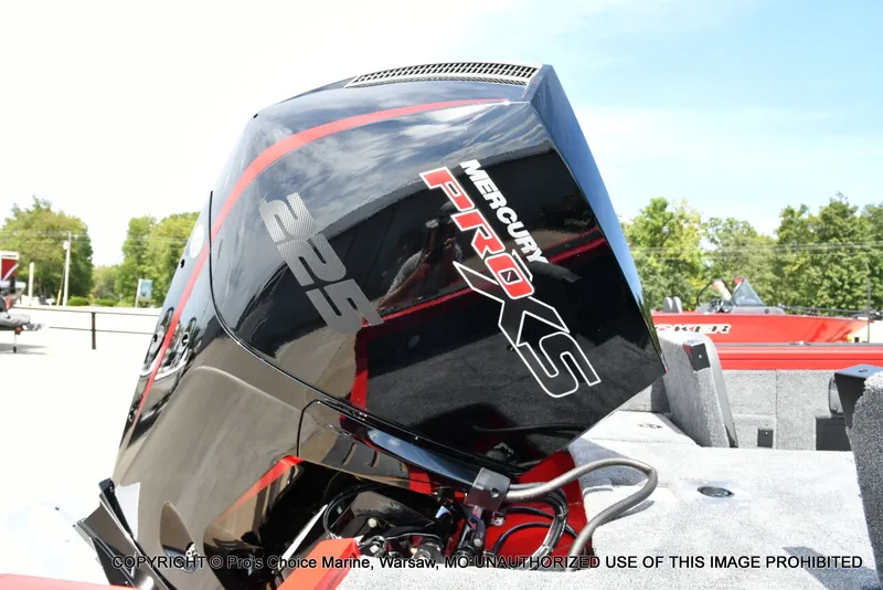 Slide: The Image of Tracker Targa V-19 Combo 2026 - 16