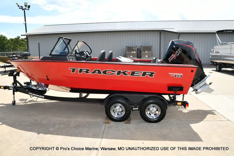 Slide: The Image of Tracker Targa V-19 Combo 2026 - 19