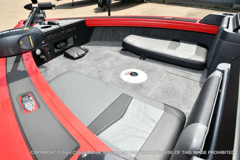 Slide: The Image of Tracker Targa V-19 Combo 2026 - 33