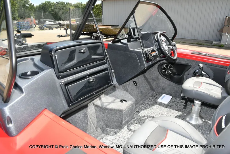 Slide: The Image of Tracker Targa V-19 Combo 2026 - 34