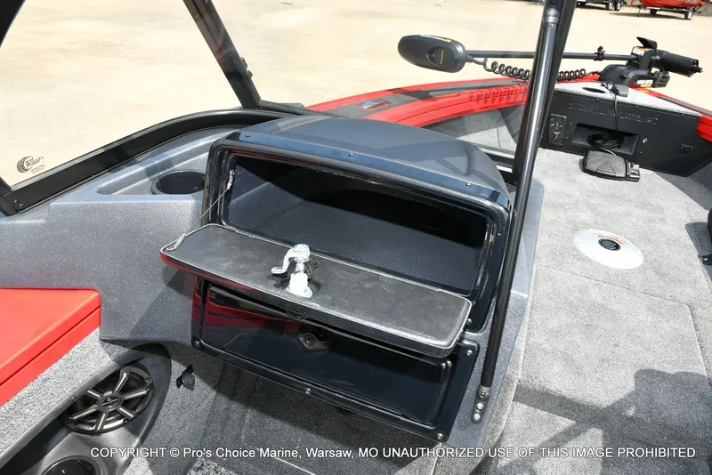 Slide: The Image of Tracker Targa V-19 Combo 2026 - 43