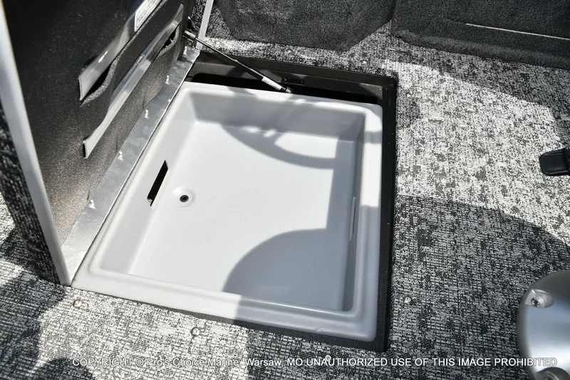 Slide: The Image of Tracker Targa V-19 Combo 2026 - 48