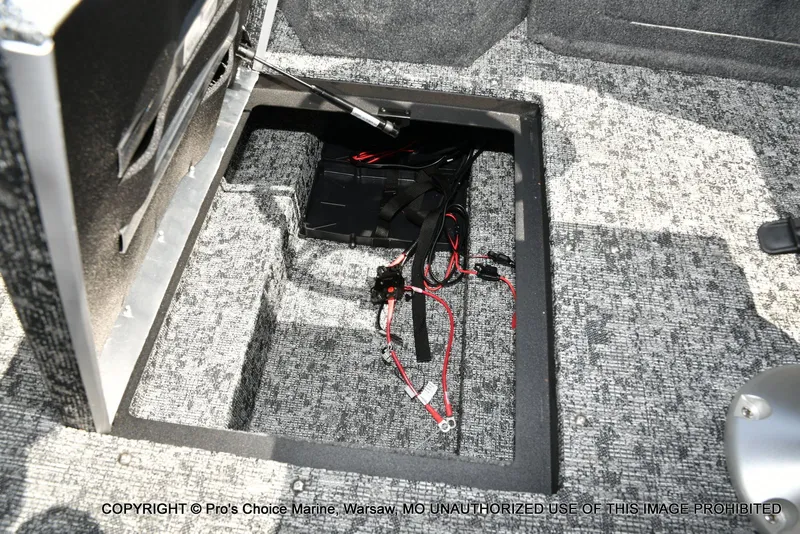 Slide: The Image of Tracker Targa V-19 Combo 2026 - 49