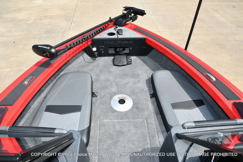 Slide: The Image of Tracker Targa V-19 Combo 2026 - 5