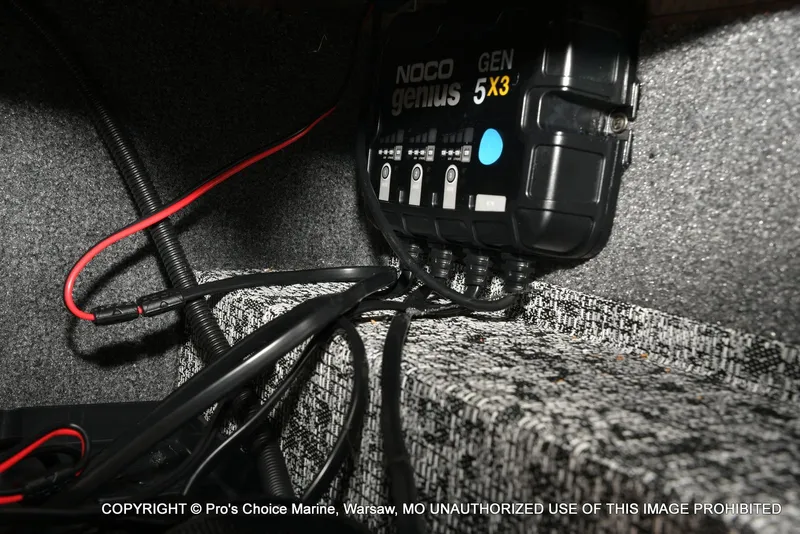 Slide: The Image of Tracker Targa V-19 Combo 2026 - 50