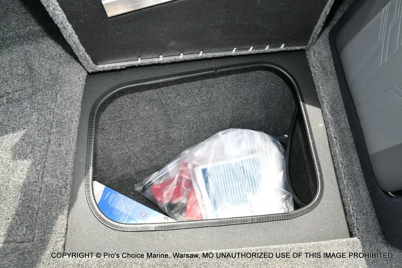 Slide: The Image of Tracker Targa V-19 Combo 2026 - 65