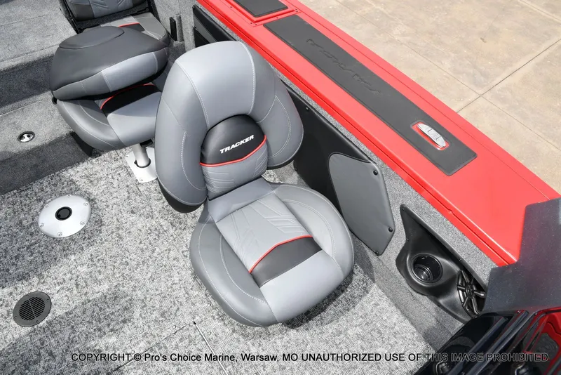 Slide: The Image of Tracker Targa V-19 Combo 2026 - 68