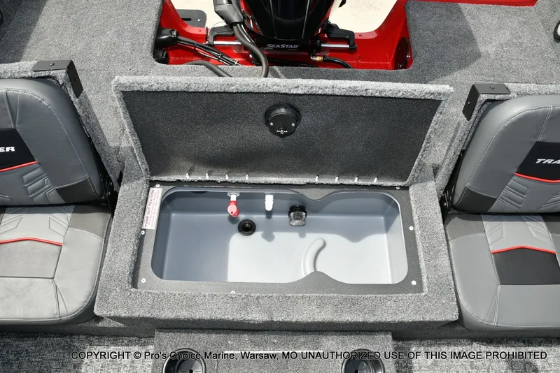 Slide: The Image of Tracker Targa V-19 Combo 2026 - 73