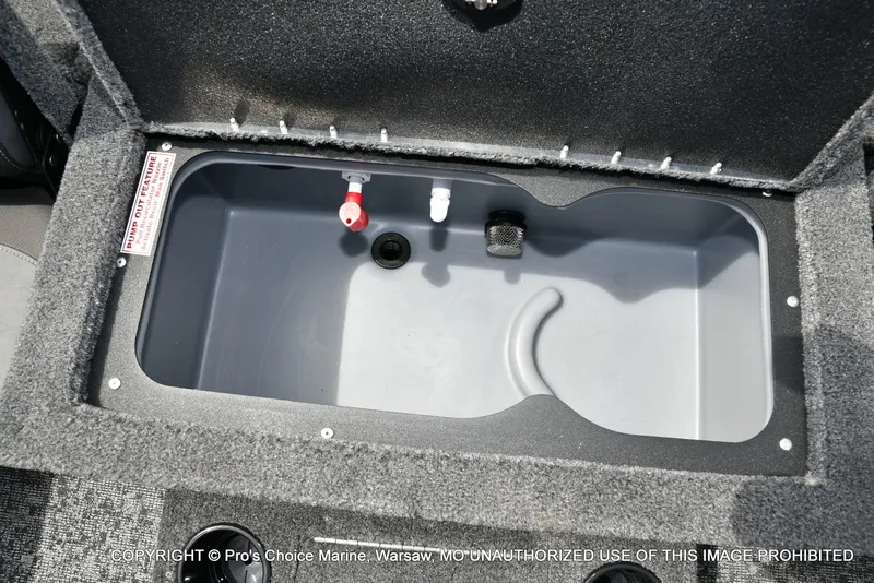 Slide: The Image of Tracker Targa V-19 Combo 2026 - 74