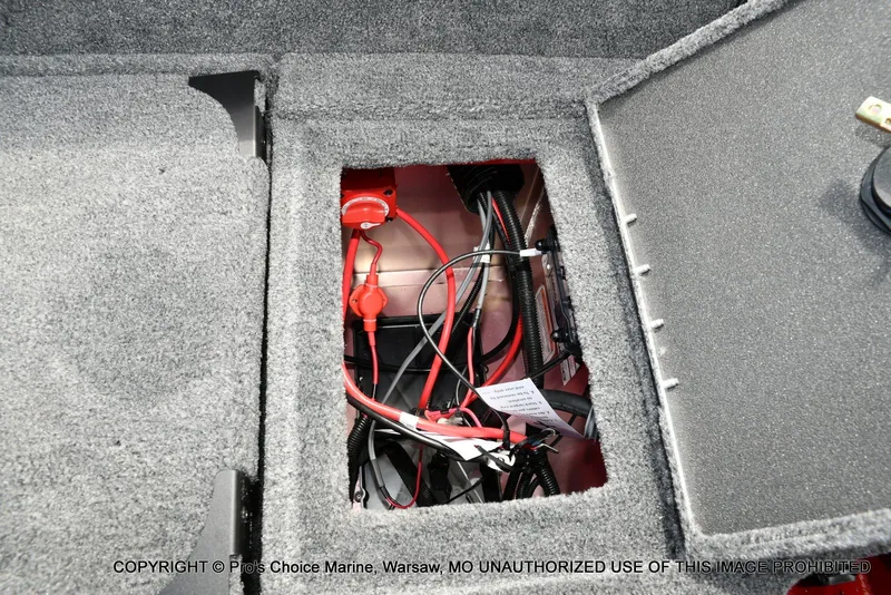 Slide: The Image of Tracker Targa V-19 Combo 2026 - 80