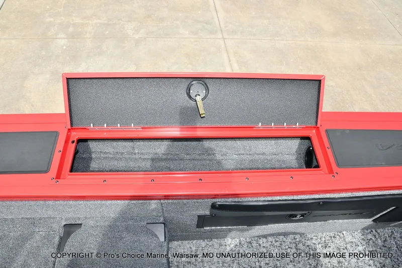 Slide: The Image of Tracker Targa V-19 Combo 2026 - 83