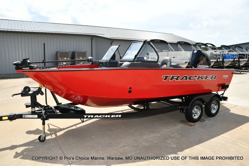 Slide: The Image of Tracker Targa V-19 Combo 2026 - 94