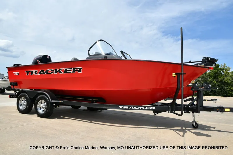 Slide: The Image of Tracker Targa V-19 Combo 2026 - 95