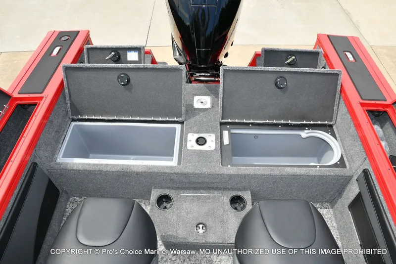 Slide: The Image of Tracker Targa V-19 WT 2026 - 12