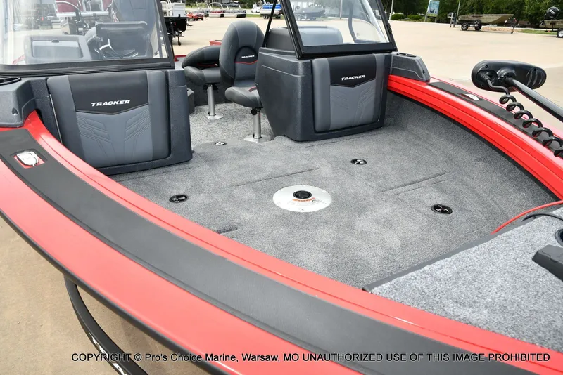 Slide: The Image of Tracker Targa V-19 WT 2026 - 27