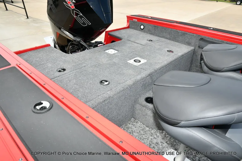 Slide: The Image of Tracker Targa V-19 WT 2026 - 30