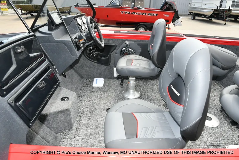 Slide: The Image of Tracker Targa V-19 WT 2026 - 34